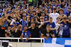 "Δεν βρίσκουμε τις λέξεις να περιγράψουμε όλα αυτά που ζήσαμε/Πήγαμε στις δουλειές μας ΝΙΚΗΤΕΣ"