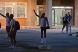 (ΒΙΝΤΕΟ/ΚΕΡΚΙΔΑ) Έτσι... αποχώρησαν οι παίκτες του Απόλλωνα 