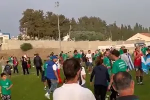 Ανάρτηση από τους πανηγυρισμούς της ανόδου