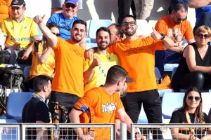 (Φωτορεπορτάζ) Ο κόσμος στο "Στέλιος Κυριακίδης"