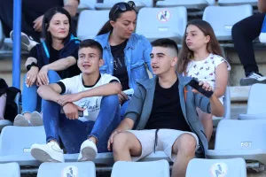 (Φωτορεπορτάζ) Ο κόσμος στο "Στέλιος Κυριακίδης"