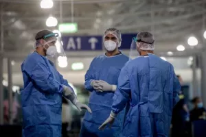 COVID-19/Δώδεκα θάνατοι, 3444 περιστατικά σε μια βδομάδα