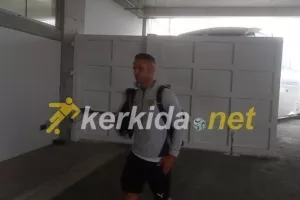 H άφιξη της ΑΕΚ στην Αρένα (φώτος)