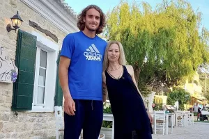 Στην Ελλάδα ο Τσιτσιπάς πριν τη μεγάλη μάχη στο Roland Garros