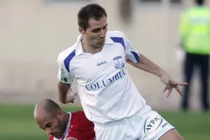 Τα βλέπει όλα... μπλε 
