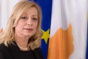 Σε καταστολή στην Εντατική η Ζέτα 