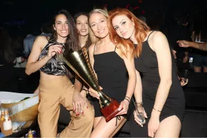 Το γλέντησαν για τους τίτλους (φώτος)