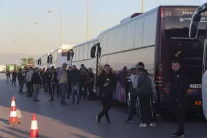 Με εκατοντάδες πούλμαν οι οπαδοί του ΠΑΟΚ στο ΟΑΚΑ! (φώτος/βίντεο)