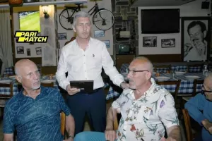 Tίμησαν Χριστοφή και Πρατζιώτη οι παλαίμαχοι της Σαλαμίνας