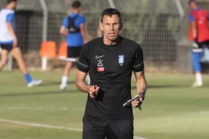 Πογιέτ: «Οι Έλληνες πρέπει να παίξουν για το εθνόσημο»