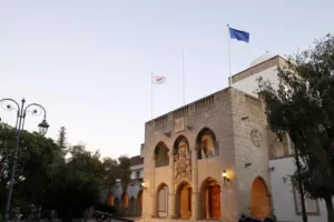 Σύσκεψη στο Προεδρικό για την ακρίβεια