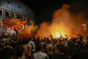 "Πάρτι" μέχρι πρωίας στο Κολοσσαίο