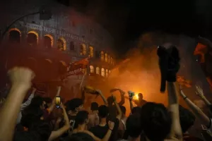 "Πάρτι" μέχρι πρωίας στο Κολοσσαίο