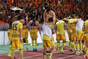 ΔΙΠΛΟ=... ΑΠΟΕΛ