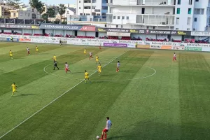 Νέα Σαλαμίνα - Αχυρώνας: Τριάρα... στο ρελαντί (φώτος)