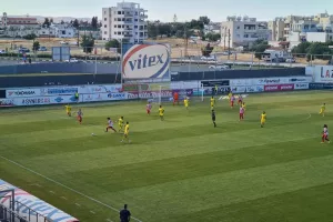 Νέα Σαλαμίνα - Αχυρώνας: Τριάρα... στο ρελαντί (φώτος)