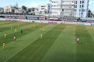 Νέα Σαλαμίνα - Αχυρώνας: Τριάρα... στο ρελαντί (φώτος)