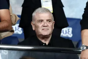 Φραστική επίθεση Μελισσανίδη στον Σλοβένο διαιτητή!