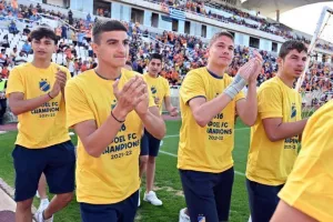 Όρθιο το ΓΣΠ για τους πρωταθλητές του ΑΠΟΕΛ/Αποθέωση Μοράις  (φώτος/βίντεο)