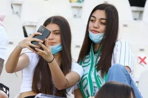 (Φωτορεπορτάζ) Ο κόσμος της Ομόνοιας