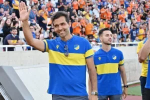 Όρθιο το ΓΣΠ για τους πρωταθλητές του ΑΠΟΕΛ/Αποθέωση Μοράις  (φώτος/βίντεο)