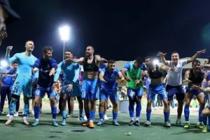 ΦΩΤΟΣ - ΠΑΡΤΙ ΣΤΟ ΤΣΙΡΕΙΟ 