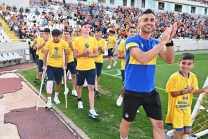 Όρθιο το ΓΣΠ για τους πρωταθλητές του ΑΠΟΕΛ/Αποθέωση Μοράις  (φώτος/βίντεο)