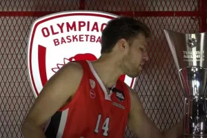 Φοβερός Βεζένκοφ κάνει εξομολόγηση στην κούπα της Ευρωλίγκας
