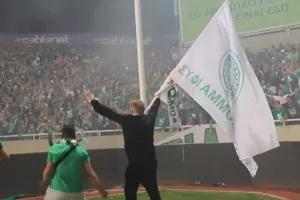 Ο γύρος θριάμβου του Νιλ Λένον! (βίντεο)