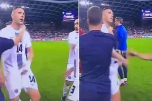 Έπιασε τα γεννητικά του όργανα μετά το ματς... 