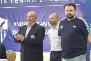 Τον αποθέωσε...