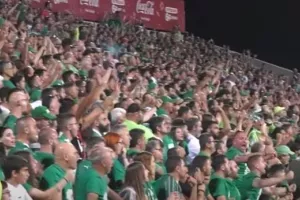 ΒΙΝΤΕΟ Ομόνοια/Πέντε λεπτά... συνθήματα στον τελικό!