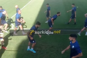 (Φώτος-βίντεο/kerkida) Η προπόνηση της Εθνικής στην "Αρένα" 