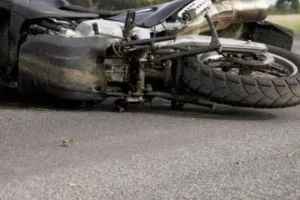Σε κρίσιμη κατάσταση 37χρονος και 30χρονη μετά από τροχαίο