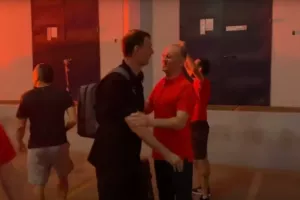 Ολυμπιακός: Η υποδοχή στο ΣΕΦ μετά τον δεύτερο τελικό! (βίντεο)