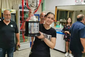 Το τρόπαιο της Ομόνοιας θα κάνει το γύρο της Κύπρου (φώτος)