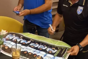 Ο “Πλατινί” με τον κόουτς του Κοσόβου (φώτος)