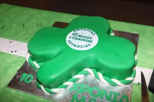 Oι Παλαίμαχοι της Ομόνοιας με τις "πράσινες" γυναίκες (φώτος)