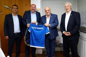 Δεξιώθηκε τους Βορειοιρλανδούς η ΚΟΠ