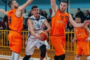 ΕΚΤΑΚΤΟ/Μεταγραφή από Ελλάδα για Ανόρθωση. Έχει κυπριακό διαβατήριο