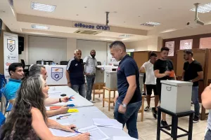 Το kerkida στο Οίκημα των Διαιτητών/Νικητής ο Πάπουτσος 