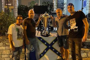 Ατμόσφαιρα... στη Σαλαμιού για τον Απόλλωνα! (βίντεο/φώτος)