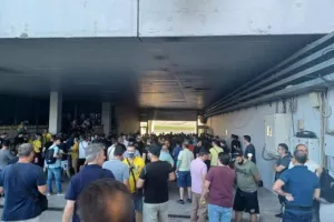 «Τρέλα» για τα διαρκείας - Ουρές από το... βράδυ στο ΟΑΚΑ!
