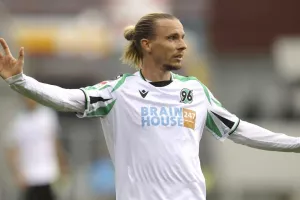 Niklas Hult / Hannover 96