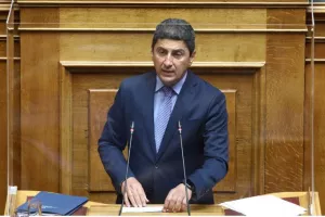 Ο Aυγενάκης νομοθετεί την επαγγελματική διαιτησία!
