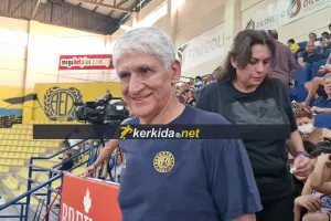 Mε φανέλα ΑΕΛ!
