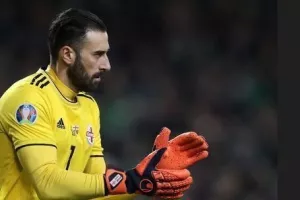 ΜΗΔΕΝ... με Λόρια!