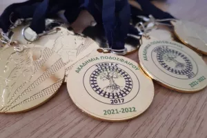 Τελευταία προπόνηση με... επισκέψεις και βραβεύσεις (φώτος)