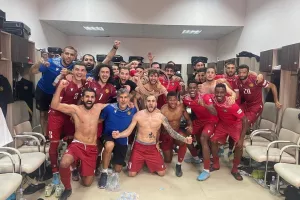 Με Χοφ στ΄αποδυτήρια! 