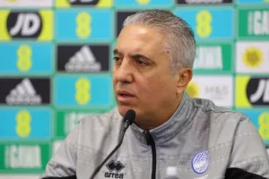 Κωστένογλου: "Να κλείσουμε την σειρά αγώνων με τον καλύτερο δυνατό τρόπο" (βίντεο)